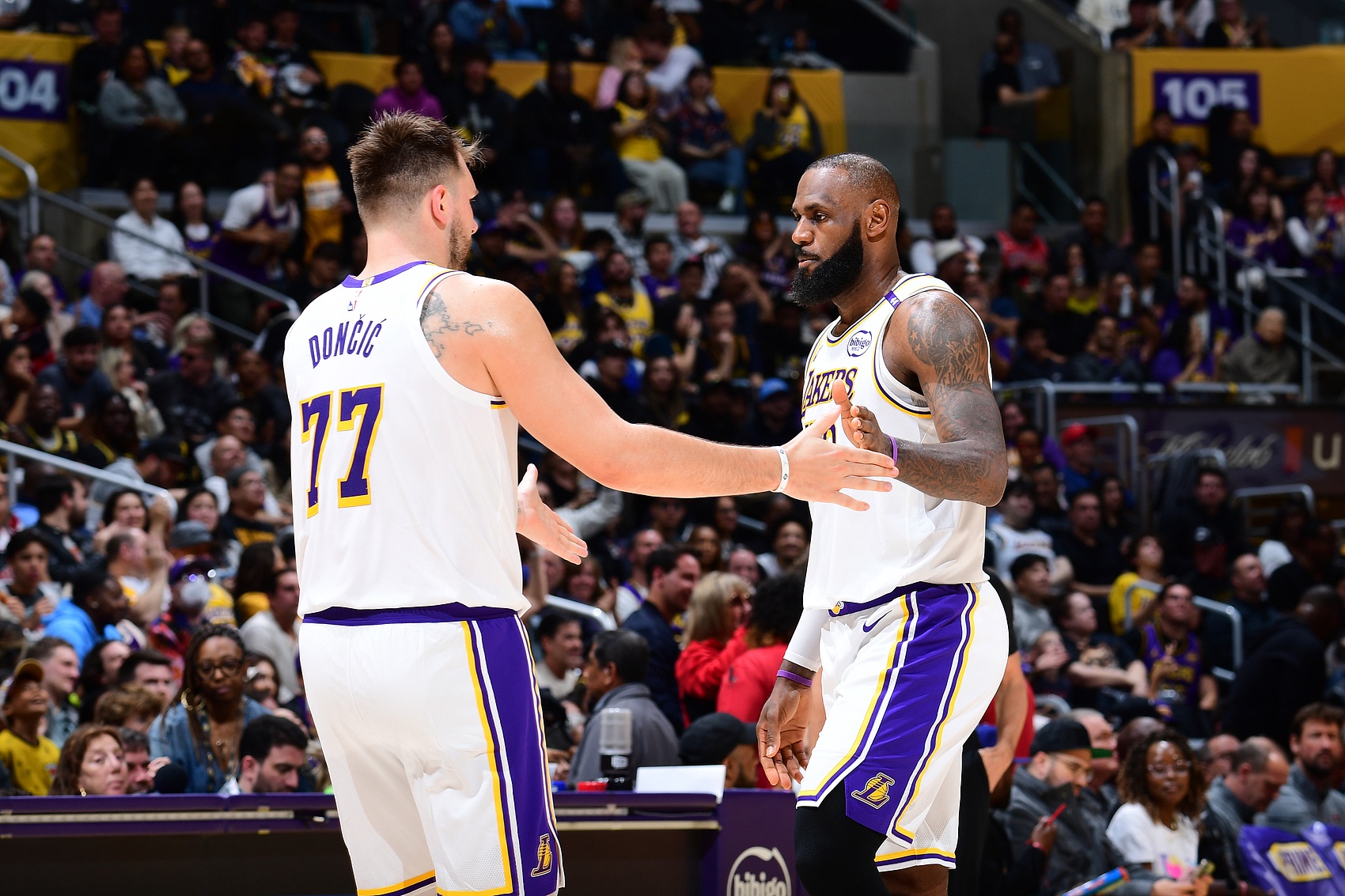 英雄联盟S15赛-包含孟菲斯灰熊迎NBA常规赛关键赛；今夜手感冰凉；目标明确；身体对抗强度拉满的词条